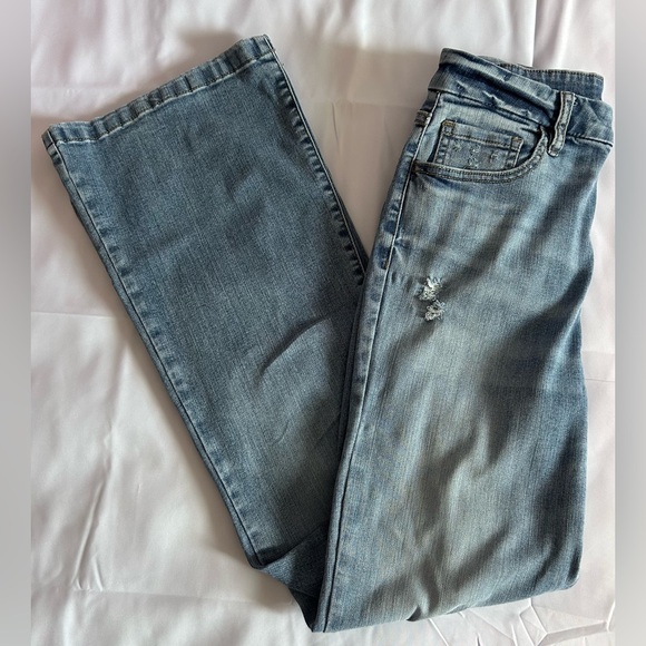 Studio Blue Distressed Light Wash Boot Cut Jeans Size 31. - Picture 1 of 11